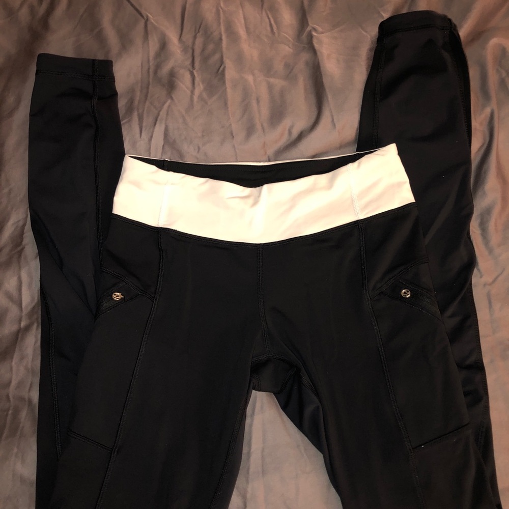 Lululemon 6 black long tights cargo pockets